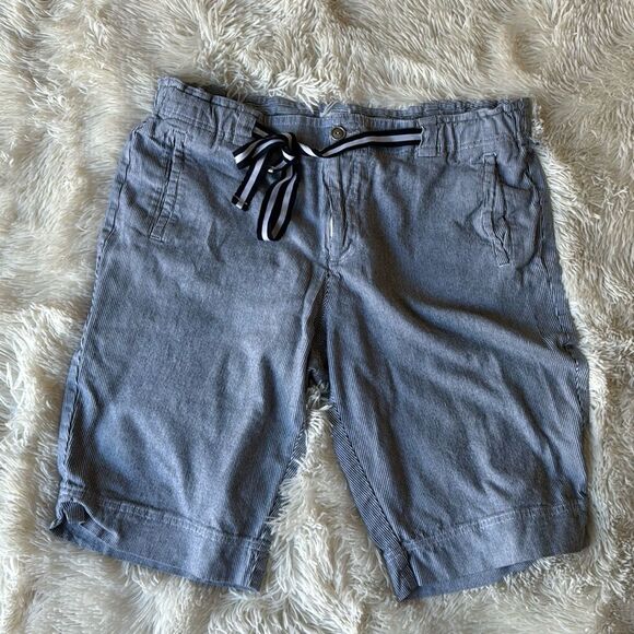 Sag Harbor Stretch Blue & White Bermuda Shorts Size 18 - Picture 1 of 4